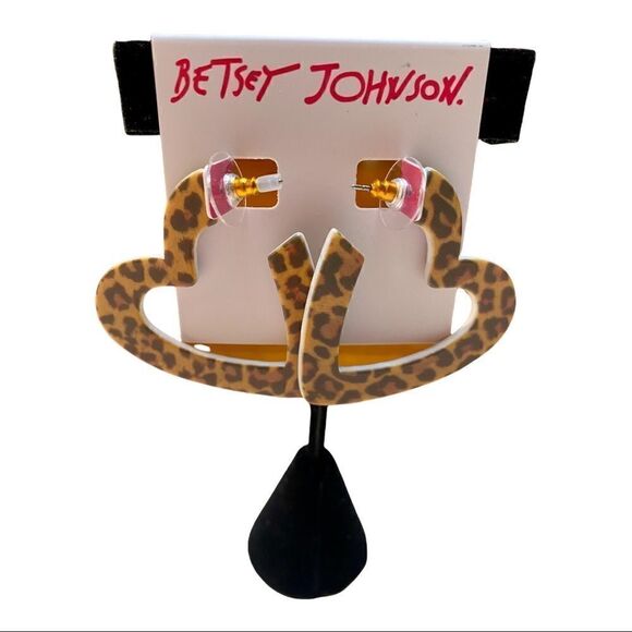 Betsey Johnson Leopard Open Heart Earrings. - Picture 1 of 5